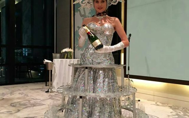 Champagne Lady – Up Great  your EVENT