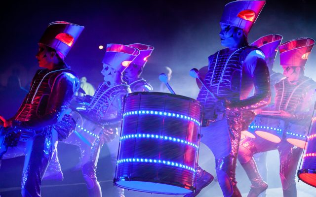 LED  Drummers show